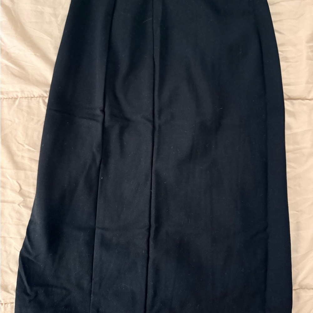 Avia Elegant Black Midi Skirt